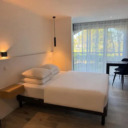 Cosy Du Mole *
